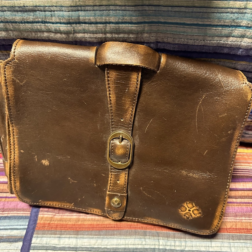 **Like New!!** Patricia Nash leather flap crossbody